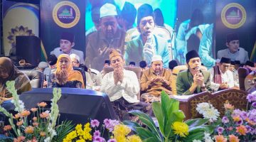 Bersama Ribuan Jamaah Majelis Sabilu Taubah, Gus Iqdam Doakan Khofifah Jadi Gubernur Lagi