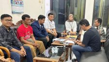 Tim Penasihat Hukum anak P silaturahmi dengan Pemerintah Desa Plosogeneng Kabupaten Jombang